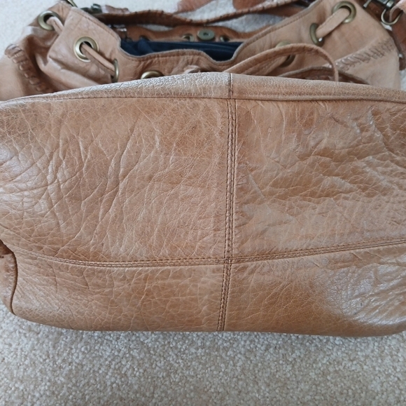 Day & Mood Leather Shoulder Bag - Picture 4 of 9